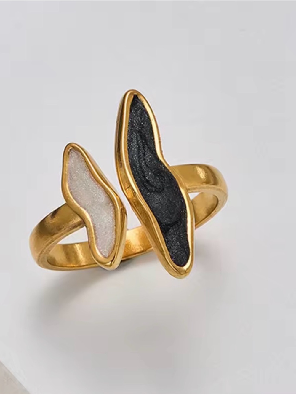 Gold Double Wave Ring with Black and White Inlay